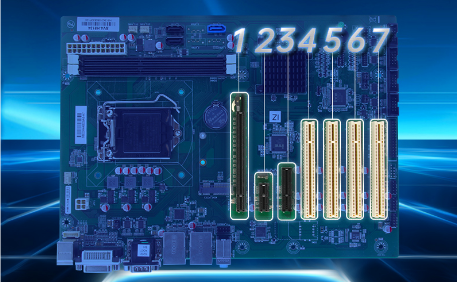 7個擴展槽分別為1個PCIex16插槽，1個PCIex4插槽，1個PCIex1插槽以及4個PCI插槽。
